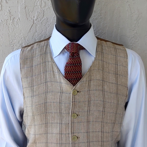 BOGARI STUDIO MEN'S (5) BUTTON LUXURY BEST VEST 🦺 - Picture 15 of 17